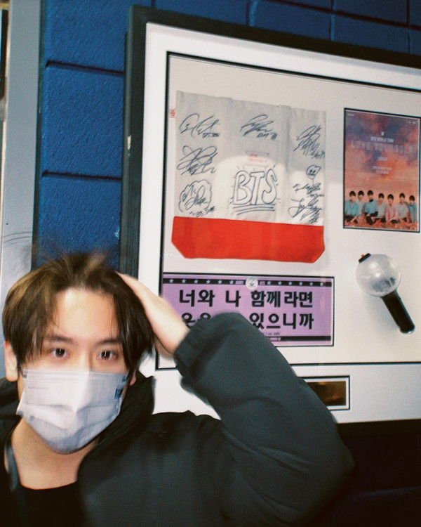 MIRROR巡迴演唱會2萬人逼爆英國站完場慶功!姜濤AL街頭狂奔難掩興奮