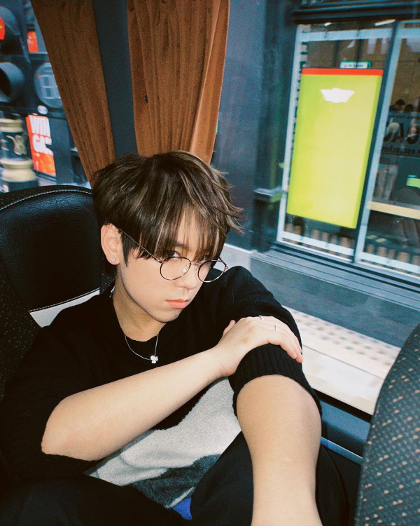 MIRROR巡迴演唱會2萬人逼爆英國站完場慶功!姜濤AL街頭狂奔難掩興奮