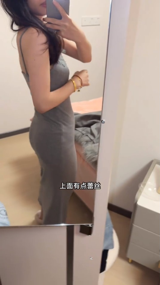 內地女小紅書香港校服遊 被報上東張 博主：走法律途徑維護權益 