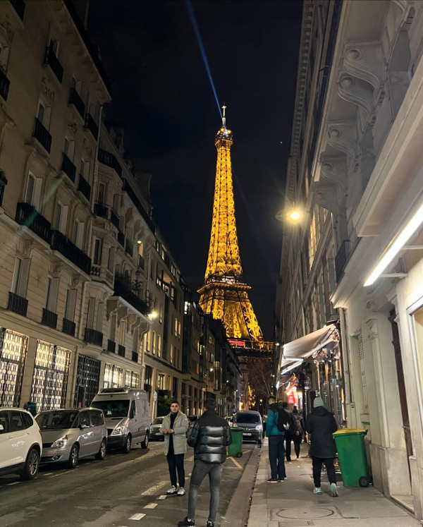 前TVB女藝人巴黎鐵塔下瘋狂打卡 Po婚紗相被誤以為係新娘？ 