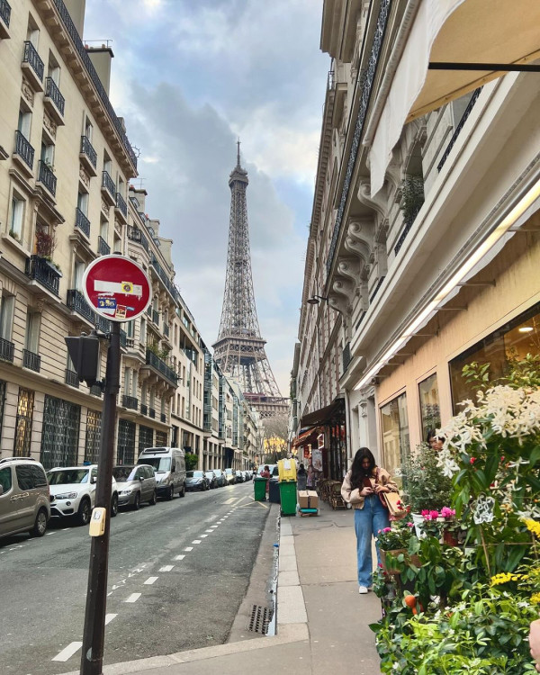 前TVB女藝人巴黎鐵塔下瘋狂打卡 Po婚紗相被誤以為係新娘？ 