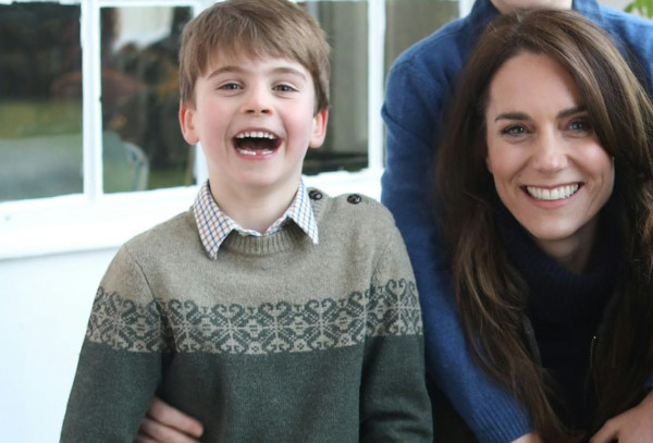 英國皇室家庭照陷P圖風波  凱特王妃承認有此習慣 