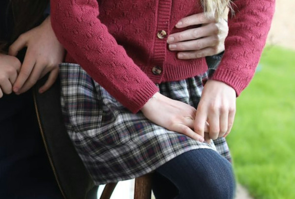 英國皇室家庭照陷P圖風波  凱特王妃承認有此習慣 