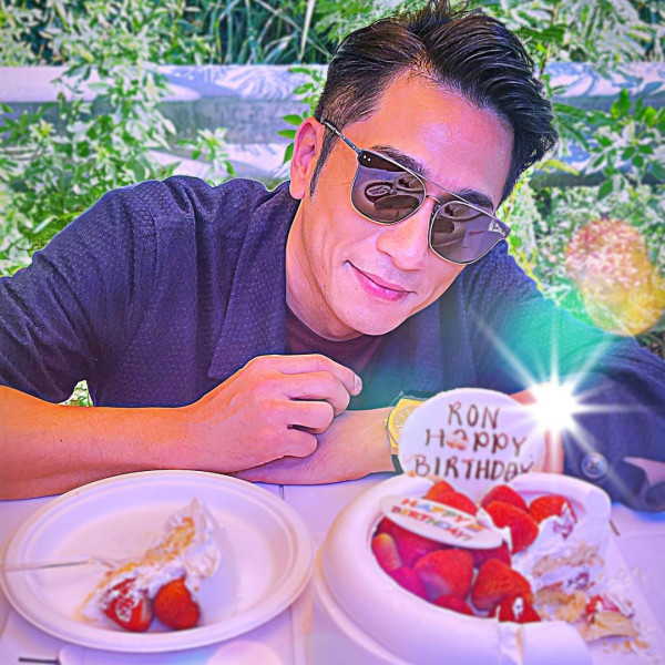 45歲前TVB小生 內地被簇擁群情洶湧 不停重複一字竟被以為是粗口 