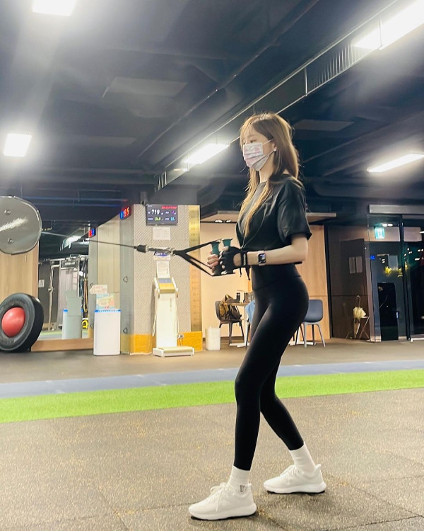 41歲王心凌內地開騷 性感跳啦啦舞  活力十足被讚逆齡 