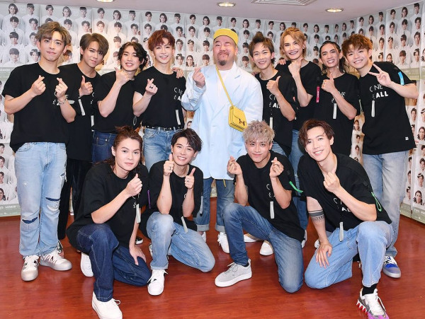 MIRROR巡迴演唱會2萬人逼爆英國站完場慶功!姜濤AL街頭狂奔難掩興奮 MIRROR巡迴演唱會2萬人逼爆英國站完場慶功!姜濤AL街頭狂奔難掩興奮