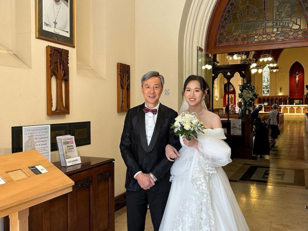 《愛回家》譚道德陳榮峻赴紐西蘭嫁女 收傳統聘書囡囡婚紗Look似TVB女神