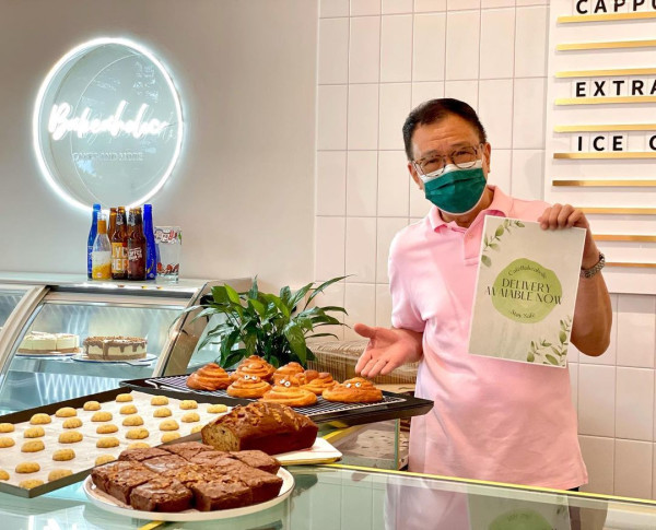 許紹雄愛女罕曬性感泳裝照 婚後照騷白滑美腿/豐滿身材 