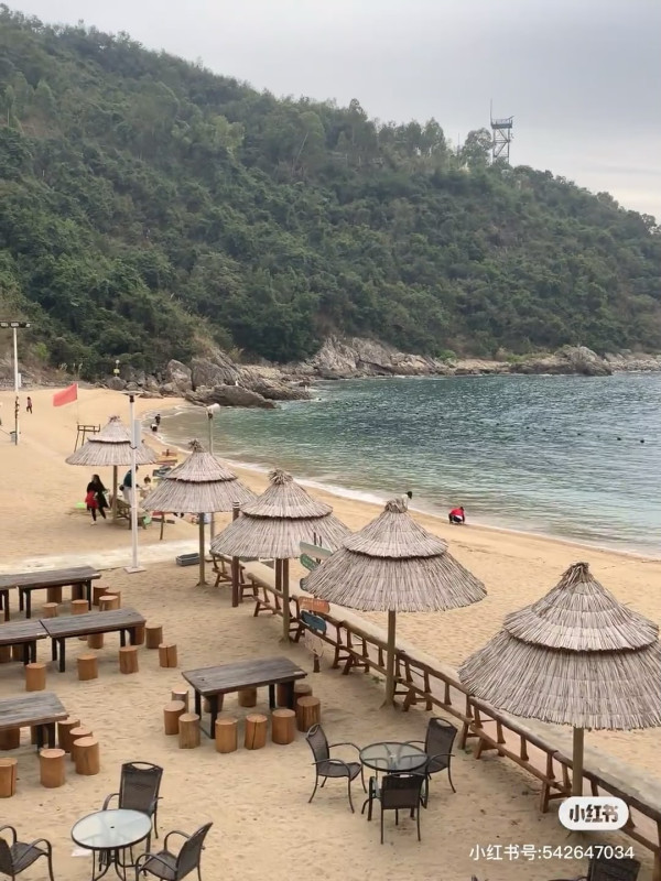 深圳打卡Cafe｜深圳希臘風海景餐廳「峼白 Cave bar」打卡洞穴/唯美沙灘日落 