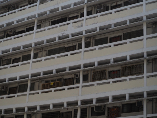 大坑西邨重建｜逾50年歷史大坑西邨遷出死線已過 直擊香港最後私營廉租屋邨
