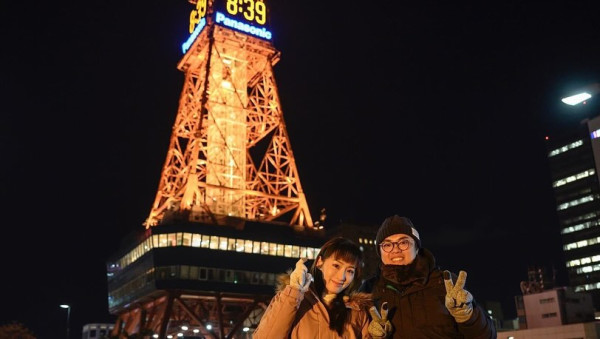 34歲劇集女神澳洲旅行曬白滑玉背 百年網紅圖書館打卡 網友讚有氣質