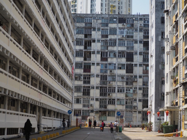大坑西邨重建｜逾50年歷史大坑西邨遷出死線已過 直擊香港最後私營廉租屋邨