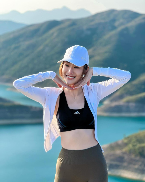 37歲前TVB小花馬來西亞海邊打卡真空上陣  心口瘦到見骨自認恐怖！ 