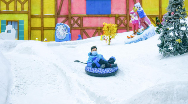 雪上飛碟（圖片來源：廣州熱雪奇蹟）