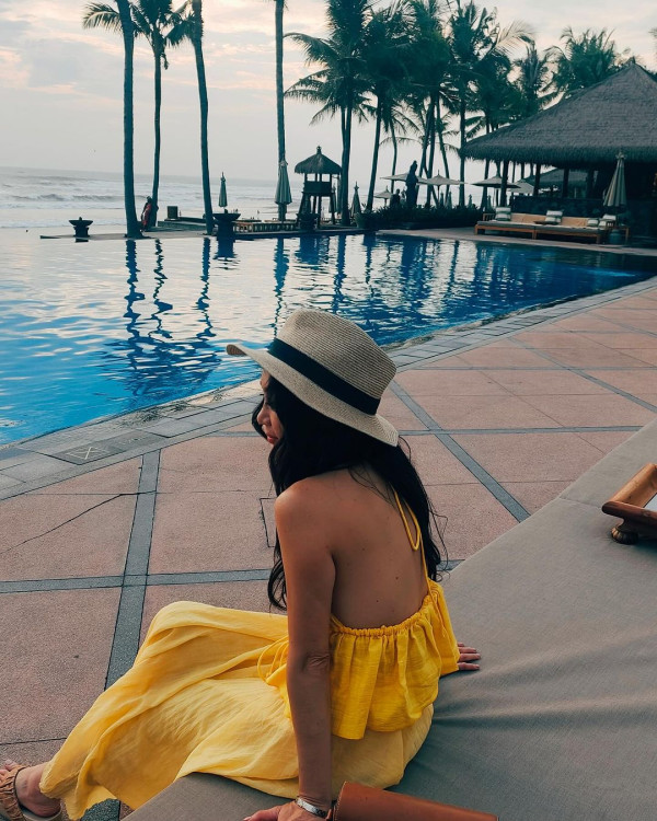 57歲美魔女峇里島旅行曬火辣泳裝  網友焦點竟然唔係身材而係呢樣？ 