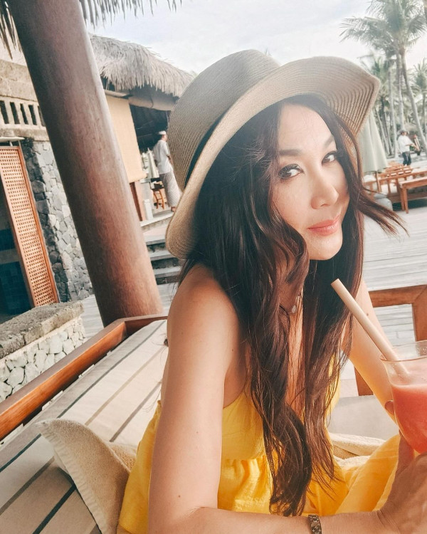 57歲美魔女峇里島旅行曬火辣泳裝  網友焦點竟然唔係身材而係呢樣？ 