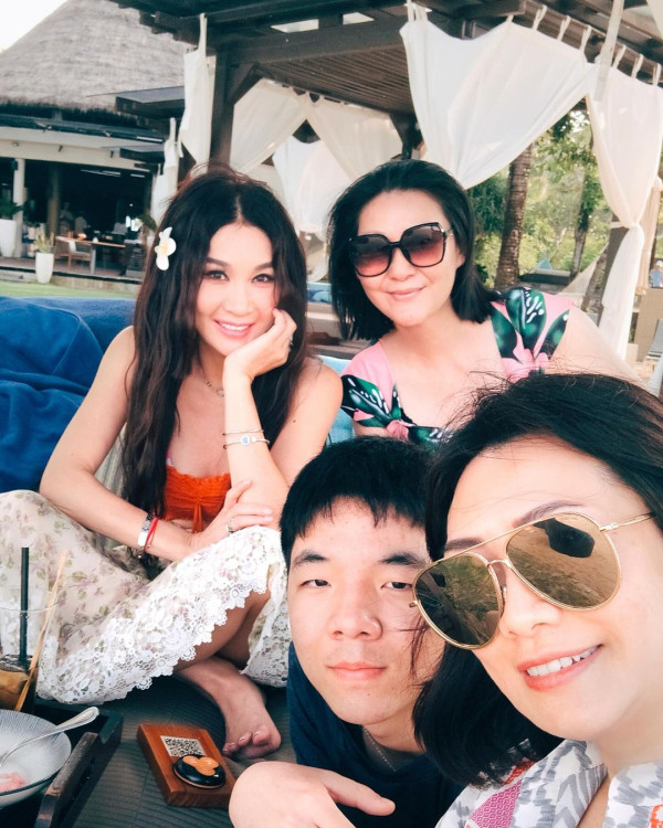 57歲美魔女峇里島旅行曬火辣泳裝  網友焦點竟然唔係身材而係呢樣？ 