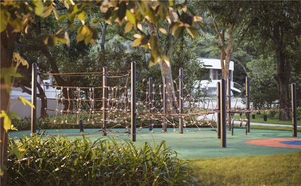 室外兒童活動中心（圖片來源：深圳蛇口希爾頓南海酒店）