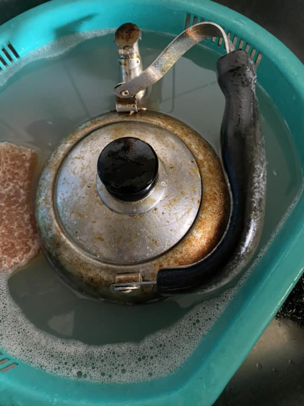 廚具油漬清潔｜水煲千年油污 浸3小時全甩 專家教用一件清潔神器漂白去污