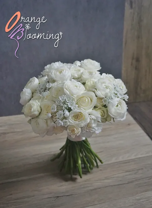 Classic White Bridal Bouquet 結婚花球 HK$1,680.00