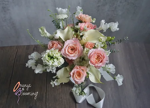 White Calla Lily Peachy Rose Bridal Bouquet 結婚花球 HK$1,680