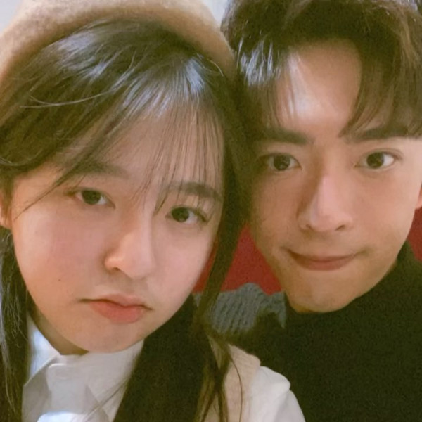 呂爵安胞妹小如豬遊台低胸裙上陣 獲網友讚有仙氣 「妹控」Edan今次點回應？ 