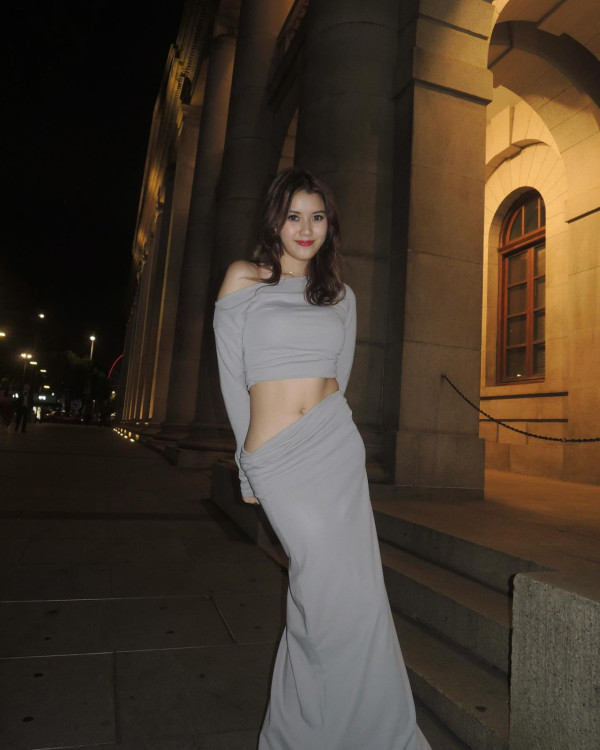 《東張》女主持西班牙曬比堅尼照極震撼 曬豐滿上圍力撼無綫咪神郭珮文？ 