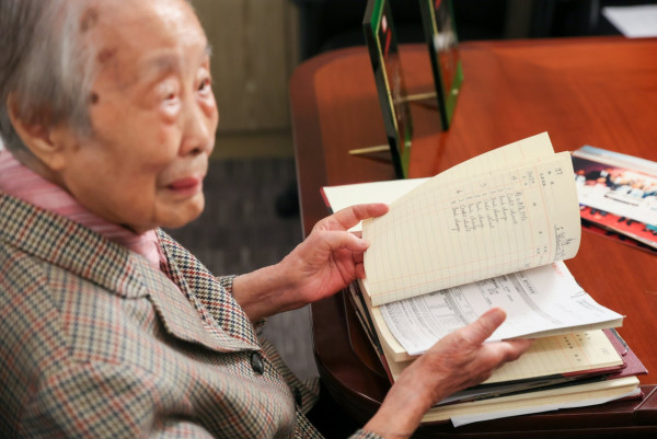 退而不休｜103歲婆婆任職美心會計60年 退休後堅持留任：我要返工