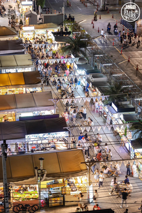 Jodd Fairs（圖片來源：Facebook@JODD FAIRS : จ๊อดแฟร์）