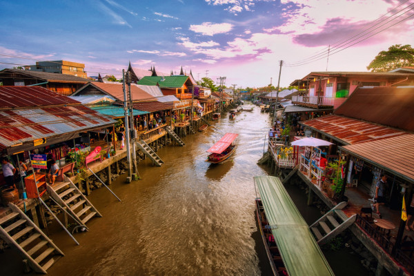 安帕瓦水上市場（圖片來源：Tourism Authority of Thailand）