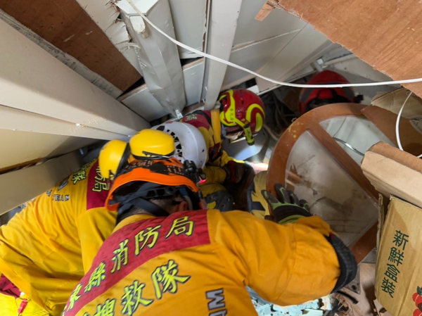 台灣大地震｜天王星大樓倒塌　為救愛貓折返家中　女教師不幸被困罹難