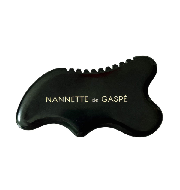 面部刮痧板推荐6：NANNETTE DE GASPE Gua Sha Noir Face Tool HK$383