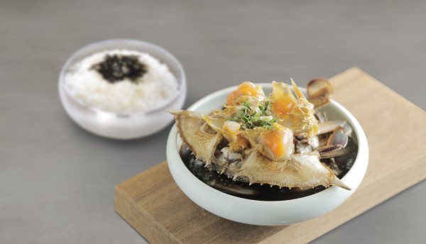 韓式餐廳「炑八」推出醬油蟹3折限時優惠   韓國空運直送／金黃色蟹膏