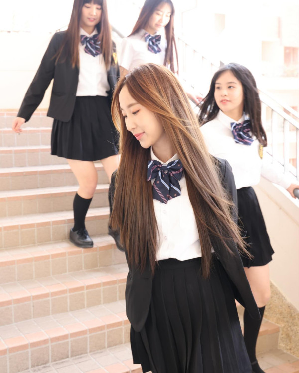 聲夢小花放棄美國升學照去旅行 狂甫當地打卡照曬香肩小蠻腰