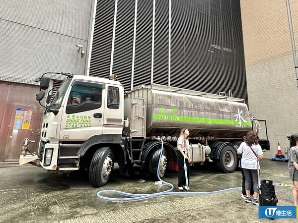大水車在現場供水。香港荔枝角-泰國潑水節2024現場