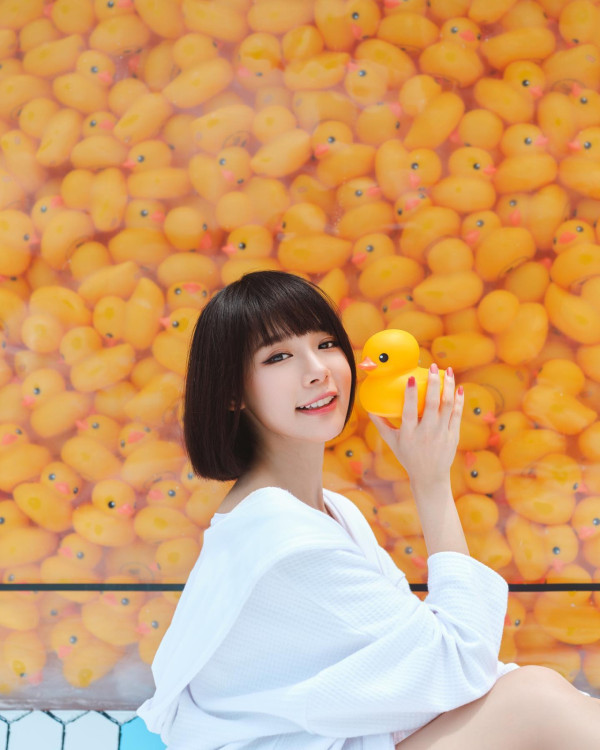 林明禎新歌預告大派福利！突破性感尺度露美臀險走光 ! 