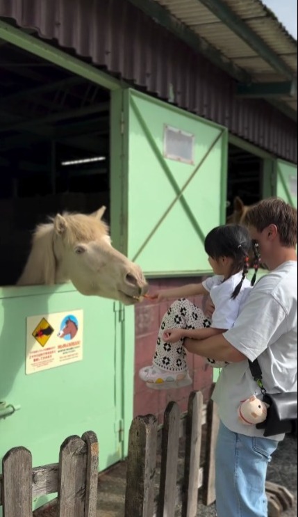陳柏宇愛妻推介東京近郊牧場 帶小朋友親親動物/騎馬/睇綿羊騷 