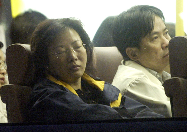 調查顯示：74%受訪香港人自認睡眠質素差   76%曾在交通工具上補眠  邊種交通工具最好瞓？