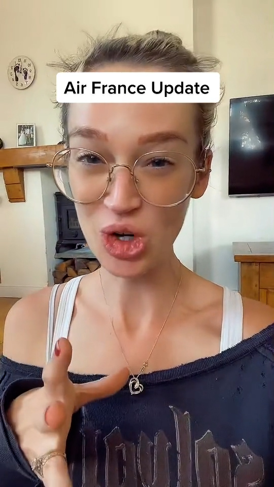 一家三口豪花萬坐商務位  登機前竟因1原因被調坐經濟艙 