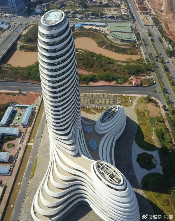 南京北站外觀設計被嘲似衛生巾 原意係模仿呢樣？ 網友反應兩極 