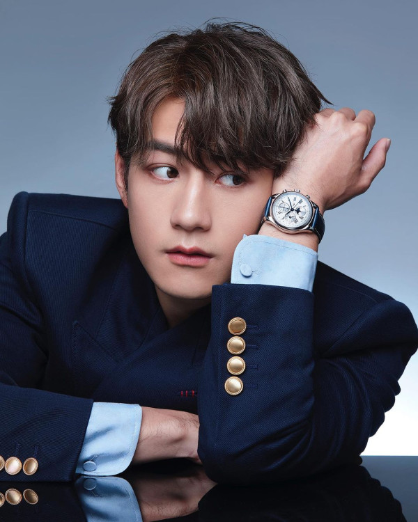 Jeffrey遊巴黎雪景下瘋狂賣萌 為DSE同學打氣 網友：點專心溫書？ 