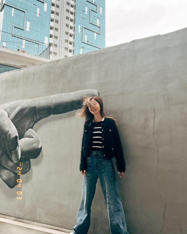 蔡卓妍遊韓淡妝靚相獲讚有少女感 逆齡童顏不輸同行細一輪女星 