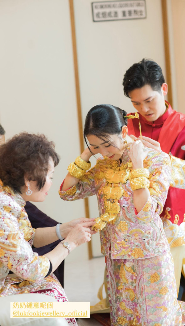 麥明詩腹部隆起出席活動 大方承認有喜!馬爾代夫蜜月造人成功