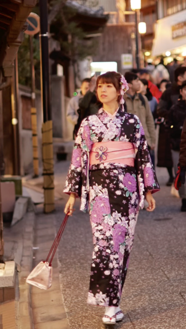 孫慧雪帶外傭同遊京都影全家福 工人姐姐意外成焦點被讚靚女 