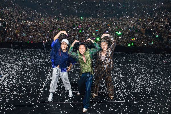 香港男團始祖成員飛日本驚喜見偶像 粉絲揭兩人早於30年前結緣!