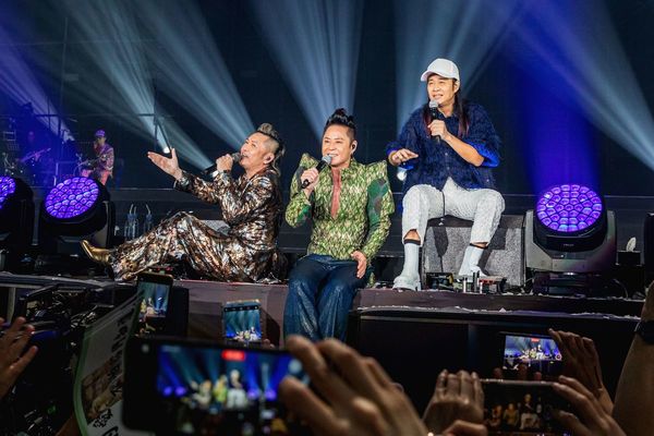 香港男團始祖成員飛日本驚喜見偶像 粉絲揭兩人早於30年前結緣!