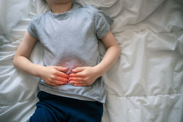 胃癌｜6歲童被餵符水治病  終患癌需切胃截肢  胃癌7大先兆要小心！