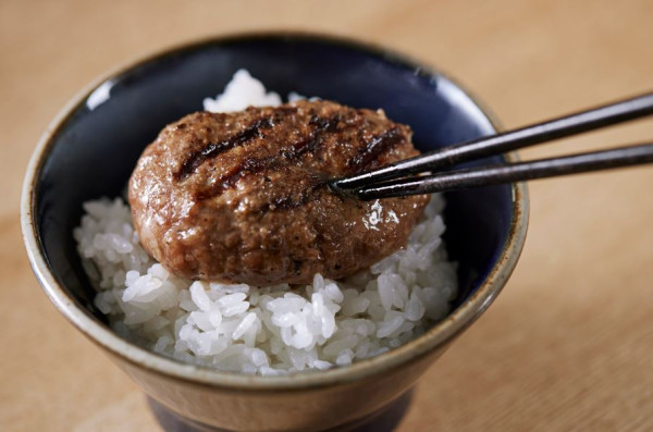 「挽肉と米」首日營運未開門已爆滿  籌號被炒至$400一張！