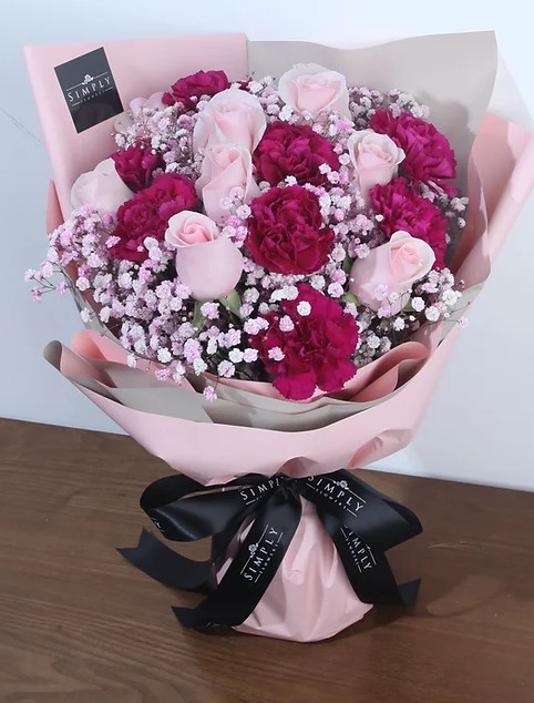 母親節禮物推薦17：Flower Bouquet母親節 粉紅玫瑰 + 紫紅康乃馨花束 HK$788