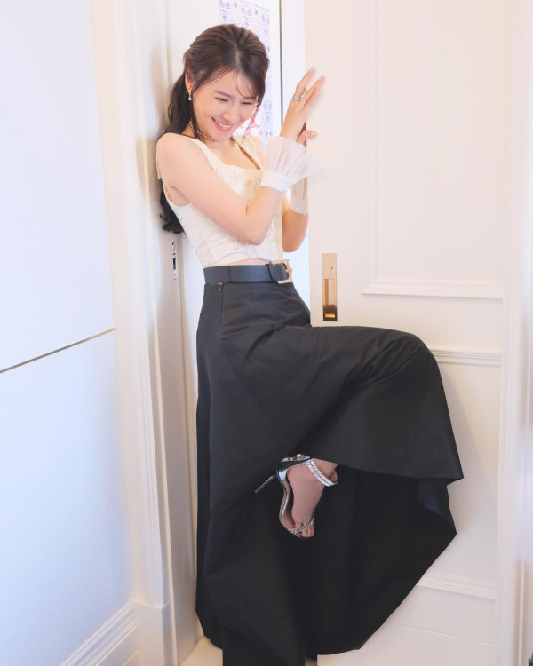 百億新抱吳千語生圖曝光！真實頭身比例驚人！ 